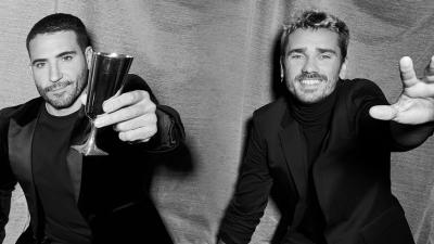 Miguel Ángel Silvestre y Griezmann promocionando su nuevo negocio (@rhudo.madrid)