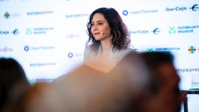 Isabel Díaz Ayuso, en los Desayunos de Europa Press (Foto: Cordon Press).