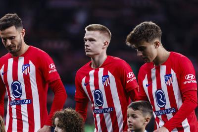 Saúl, Vermeeren y Pablo Barrios, en un partido del Atlético (Foto: Cordon Press).
