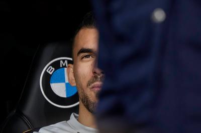 Dani Ceballos, en el banquillo del Real Madrid (Foto: Cordon Press).