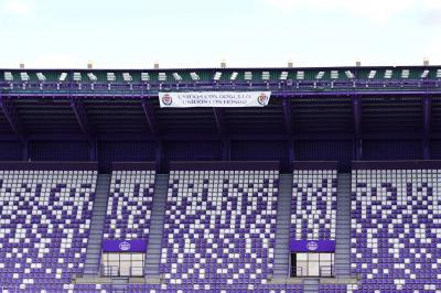 Pancarta del Real Valladolid en Tribuna Este