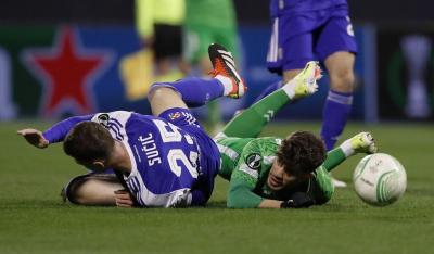 Abde, ante el Dinamo.