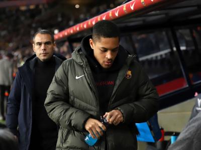 Vitor Roque, en el banquillo del Barcelona (Foto: Cordon Press).