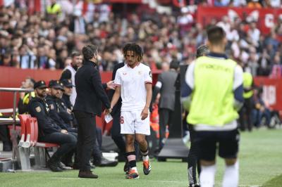 Quique, saludando a Hannibal (Foto: Kiko Hurtado).