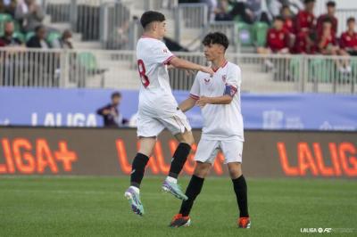Bruno Luque celebra su gol en el Sevilla-Villarreal de la final de LALIGA FC Futures (FOTO: LALIGA