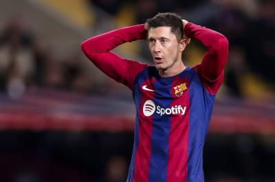 Robert Lewandowki se lamenta de una ocasión en un partido del Barça (Foto: Cordon Press).
