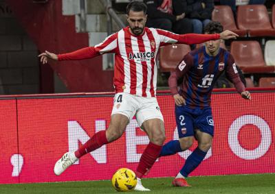 Pablo Insua, con el Real Sporting (Foto: LALIGA).