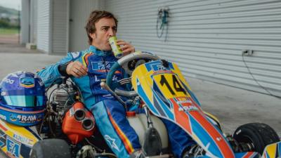 Fernando Alonso, en un acto promocional (RAW Superdrink)