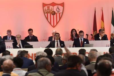 Del Nido Carrasco preside su primera Junta de Accionistas (Foto: Kiko Hurtado).