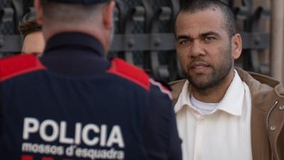 Dani Alves, en su llegada a la Audiencia de Barcelona (Foto: Europa Press)