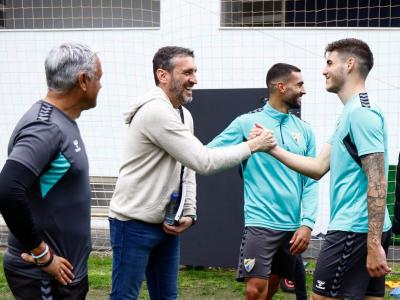 Ibon Navarro, junto a Roberto y Sergio Pellicer en un entrenamiento boquerón. (Foto: MCF)