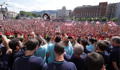 Fachada del Ayuntamiento de Bilbao en estos días de coronavirus.