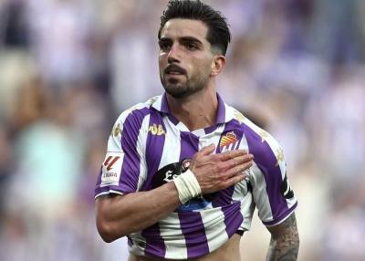 Monchu celebra ante el Eldense (Foto: LALIGA Hypermotion).