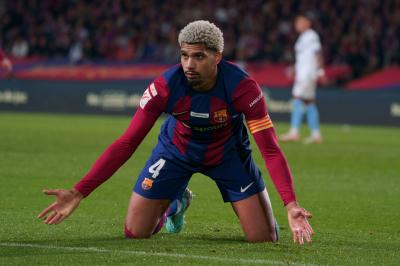 Ronald Araujo, en un partido con el Barcelona (Foto: Cordon Press).