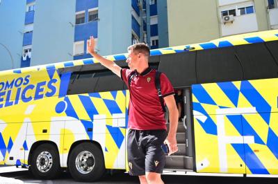 Alcaraz, a su llegada al estadio (Foto: Cádiz CF).