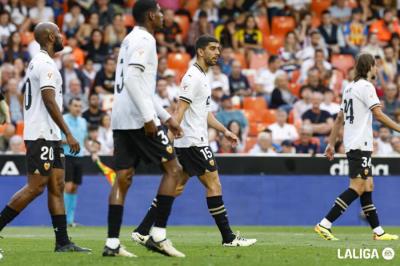 Los jugadores se lamentan tras el gol del Girona FC (Foto. LALIGA).