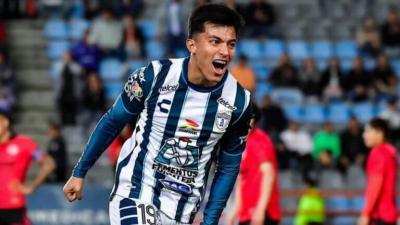 Emilio Rodríguez celebra un gol.