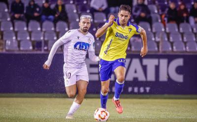 Rubén Sobrino, en una acción individual (Foto: Real Jaén).
