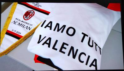 El banderín y la camiseta homenaje a las víctimas por la DANA en Valencia.