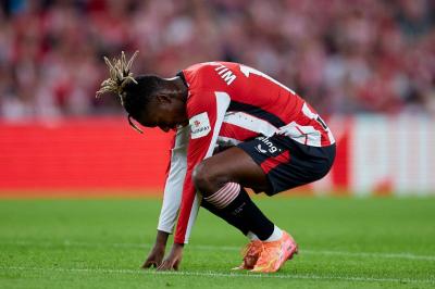 Nico Williams se duele de un golpe en San Mamés (Foto: Athletic Club).