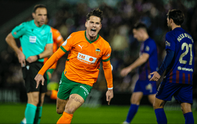 Gol de Sergi Canós al CD Eldense (Foto: Valencia CF).