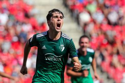 Javi Martínez, durante un partido con Osasuna (Foto: X).
