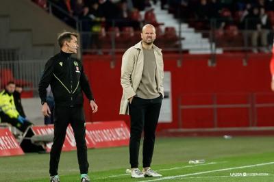 Miguel Ángel Ramírez se lamenta en el Almería-Real Zaragoza (Foto: LaLiga).