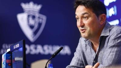 Braulio Vázquez, en rueda de prensa con Osasuna (Foto: EFE).