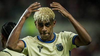 A Lamine Yamal le llueven las críticas por su nueva celebración de la corona