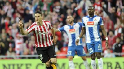 Aduriz celebra su último doblete al Espanyol (Foto: LFP).