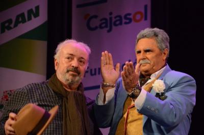 La despedida del viejo coplero fue el momento de la noche. (Foto:Onda Cádiz)