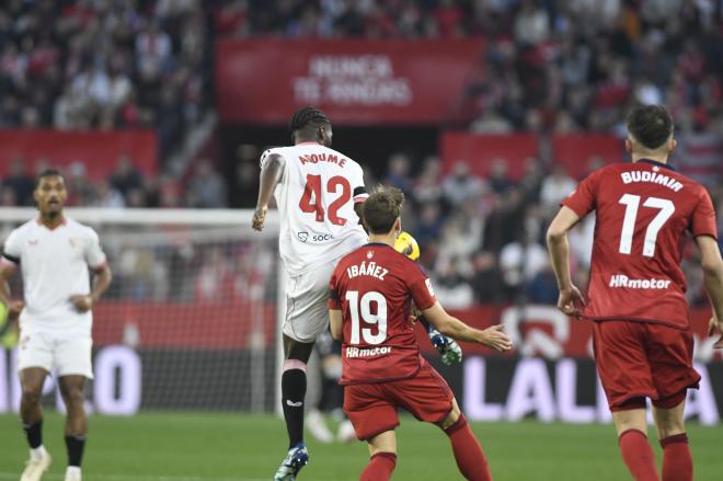 Lucién Agoumé, ante Osasuna (Foto: Kiko Hurtado)