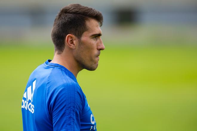 Alberto Zapater en el entrenamiento del Real Zaragoza en la Ciudad Deportiva (Foto: Daniel Marzo).