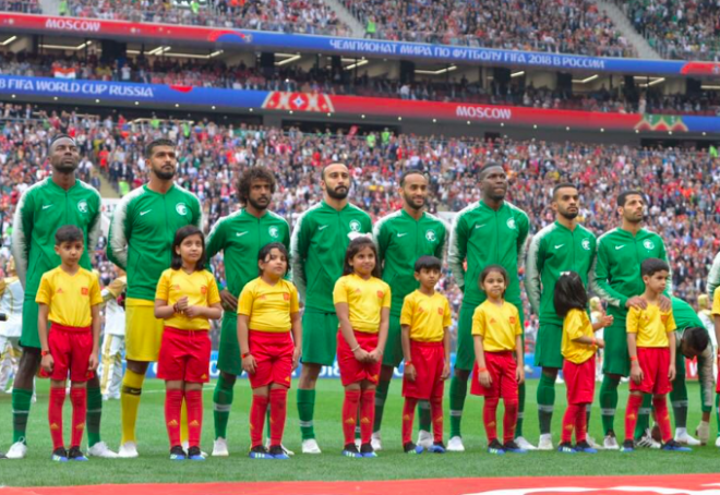 La selección saudí posa en la jornada inaugural del Mundial.