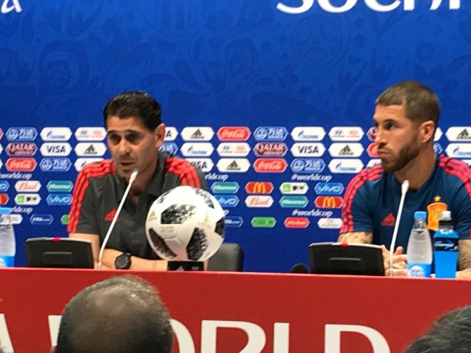 Fernando Hierro y Sergio Ramos comparecen en sala de prensa en la previa del partido ante Portugal.