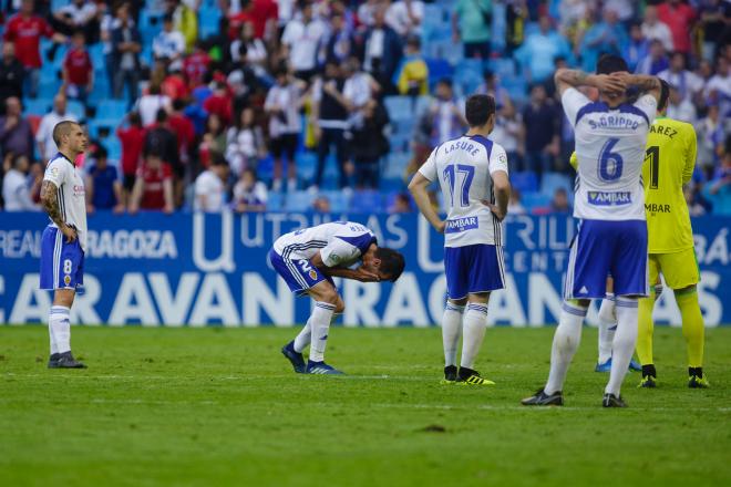 Zapater se lamenta tras la derrota ante el CD Numancia en el play off de ascenso de la temporada 17/18 (Foto: Daniel Marzo).