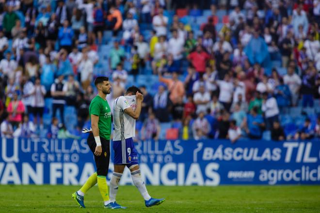 Borja Iglesias, inconsolable tras la derrota ante el CD Numancia (Foto: Daniel Marzo).