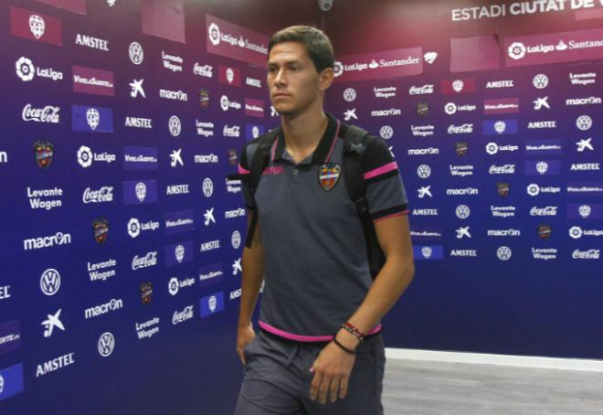 El jugador del Levante UD Sasa Lukic llegando al estadio Ciutat de València