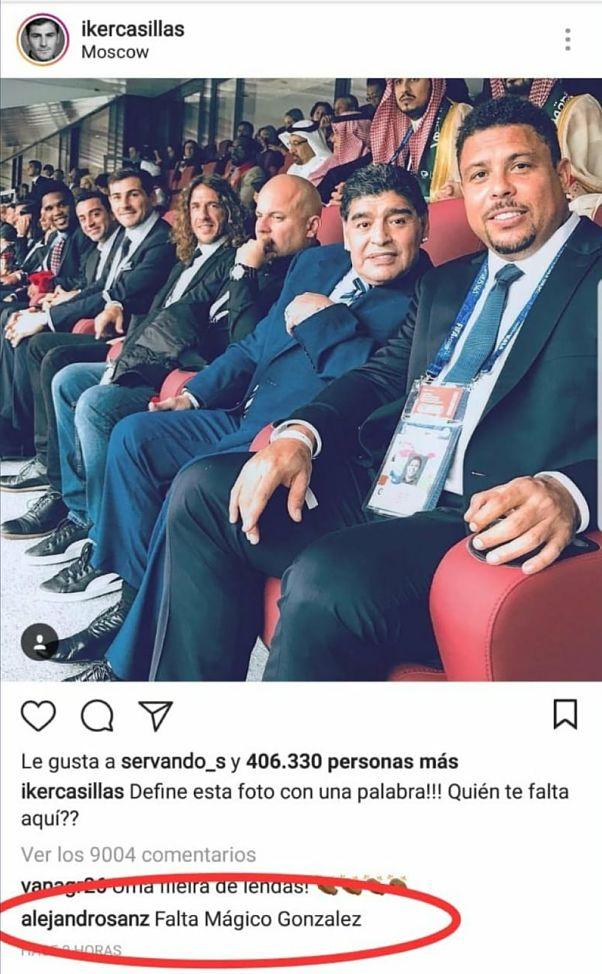 El cantante Alejandro Sanz le responde a Íker Casillas, en su post en Instagram, que el jugador que falta en la foto es Mágico del Cádiz, exfutbolista del Cádiz.