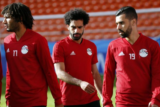 Mohamed Salah, Abdalla Said y Mohamed Elneny, durante un entrenamiento de la selección de Egipto en el Mundial de Rusia.