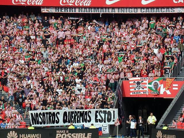 La grada de animación de San Mamés colabora con la iniciativa del Athletic Club.