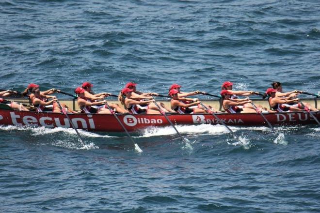 La trainera de Deusto se ha impuesto en la primera jornada de Portugalete.