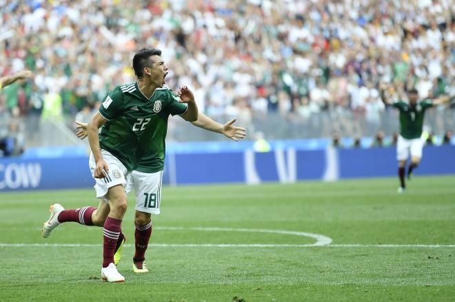 Hirving Lozano celebra su gol con la selección de México durante el Mundial de Rusia 2018.