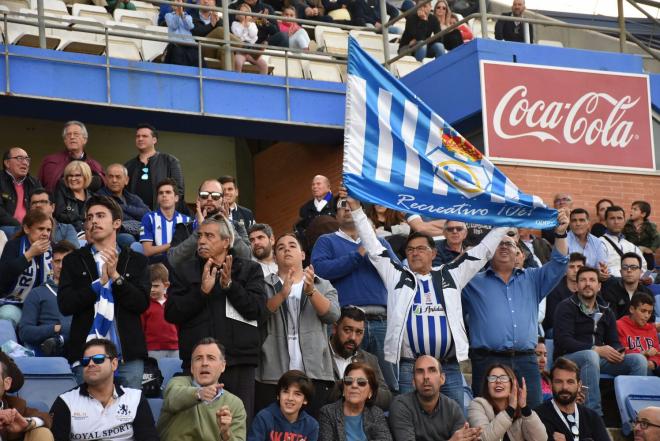 Aficionados del Recreativo de Huelva en el estadio Nuevo Colombino. Foto: Clara Verdier
