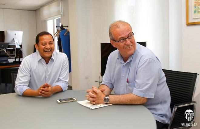 Anil Murthy y Fede Sagreras en una reunión pasada (Foto: Valencia CF)