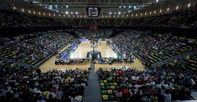 El Bilbao Arena ha vivido una paliza de los MIB este viernes.