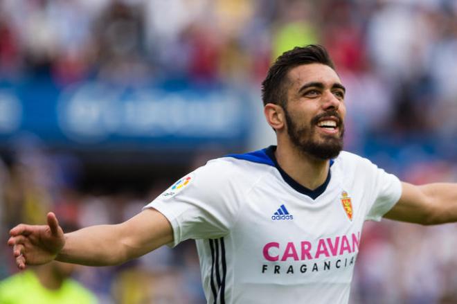 Borja Iglesias celebrando un gol. (Foto: Dani Marzo).