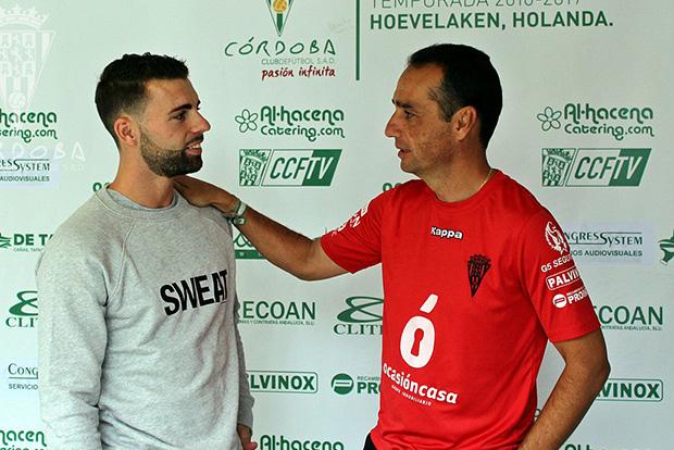 El técnico José Luis Oltra dirigió al delantero y nuevo fichaje del Real Oviedo, Rodri Ríos.