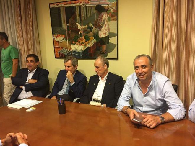 Tirado, Cuéllar, Lopera y Páez, el día del acuerdo del Betis con el empresario de El Fontanal.