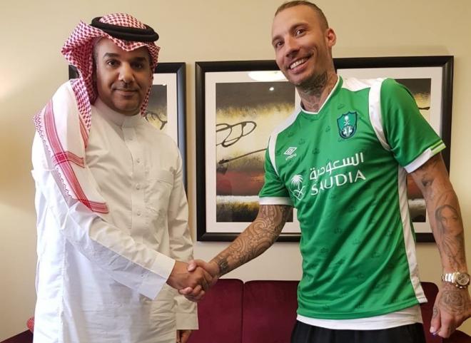 Alexis Ruano, en su presentación con el Al-Ahli.